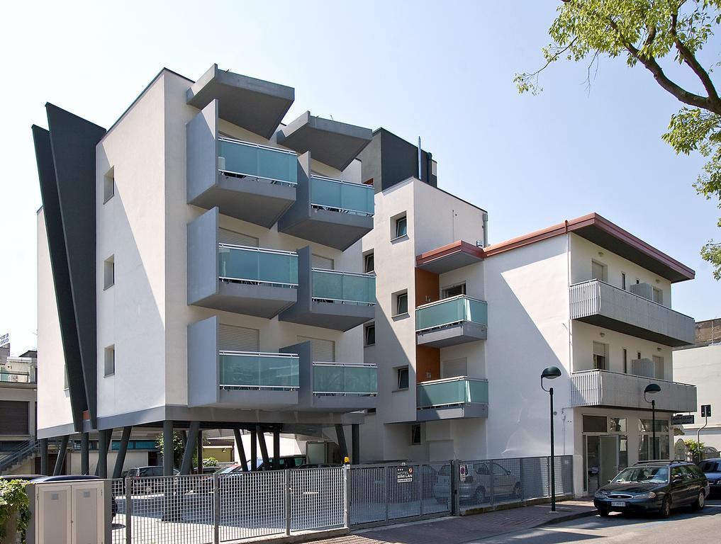 Hotel Simi Lan Lignano Sabbiadoro Exterior foto